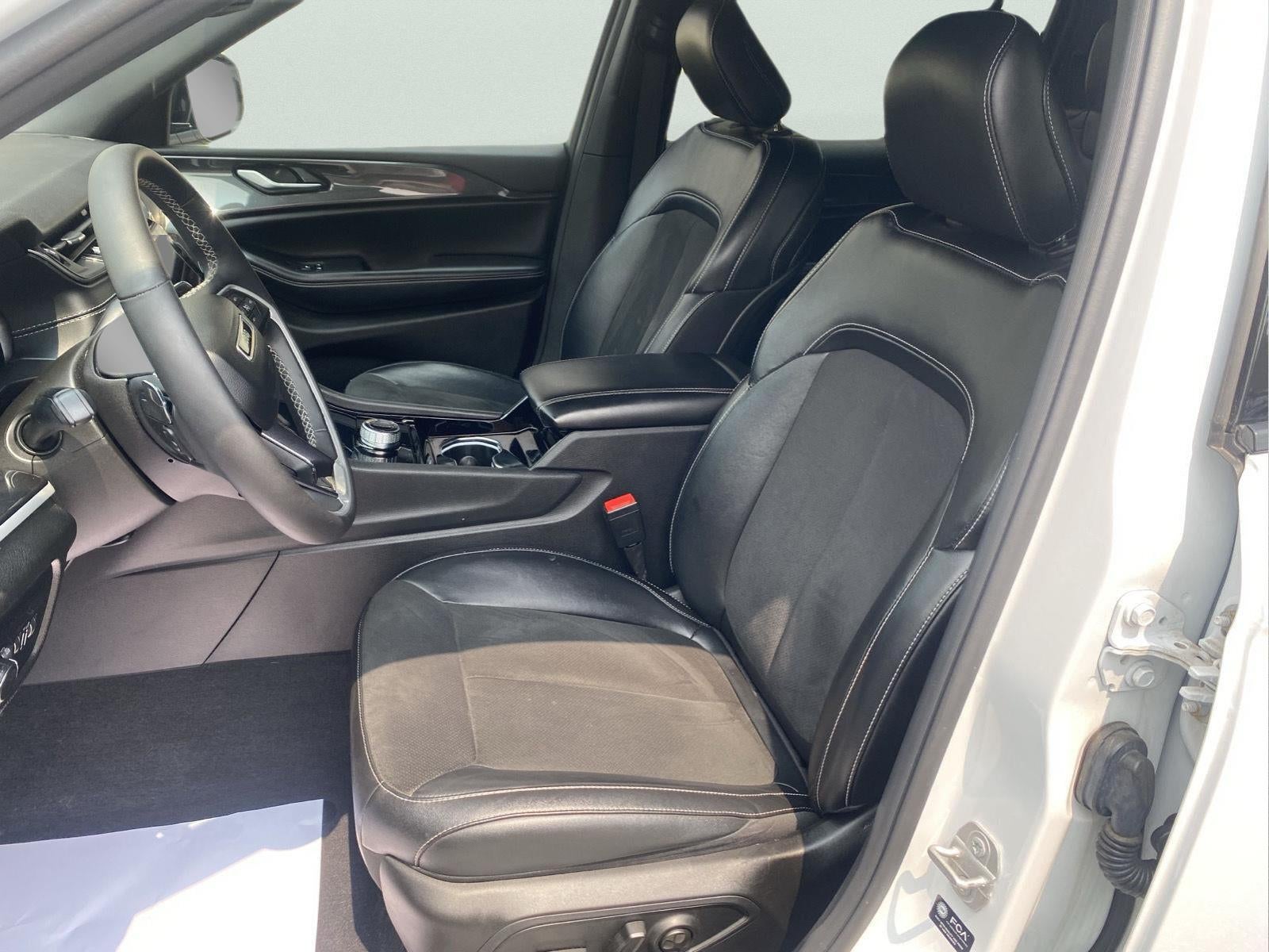 2023 Jeep Grand Cherokee L Altitude 4x4