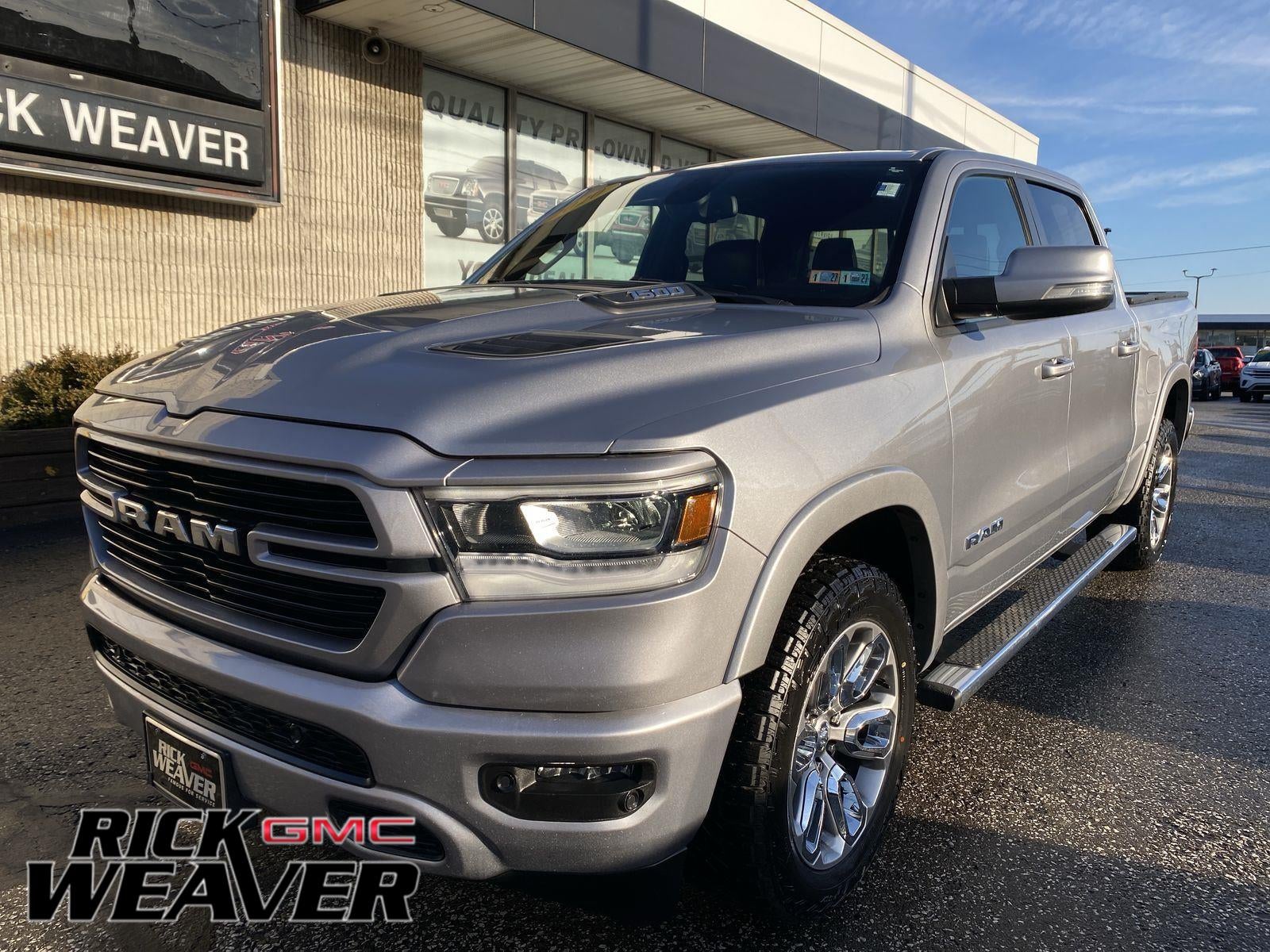 2020 RAM 1500 Laramie Crew Cab 4x4 5'7" Box