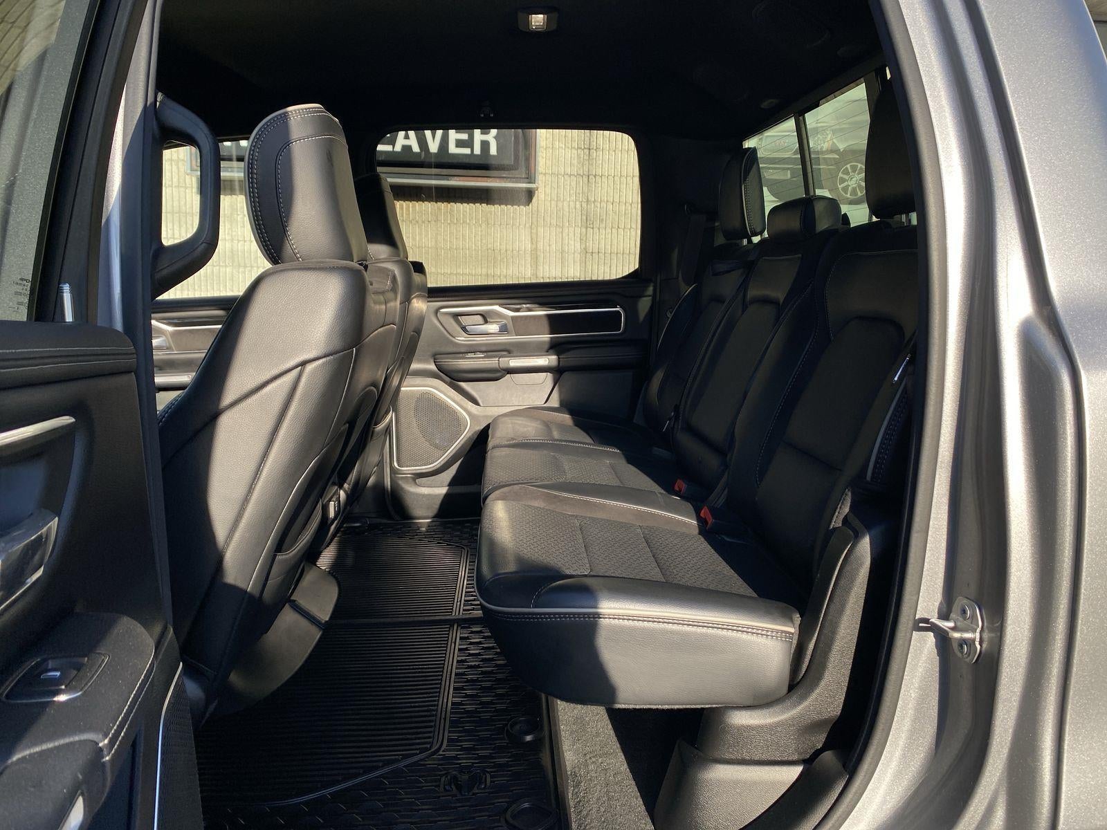 2020 RAM 1500 Laramie Crew Cab 4x4 5'7" Box