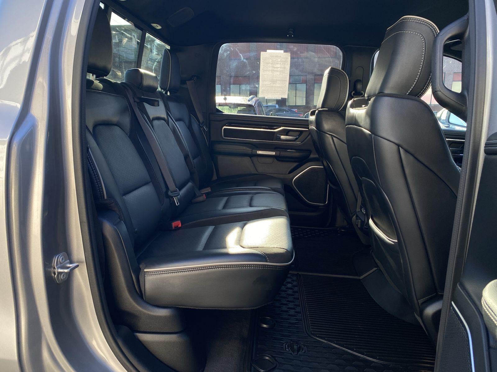 2020 RAM 1500 Laramie Crew Cab 4x4 5'7" Box