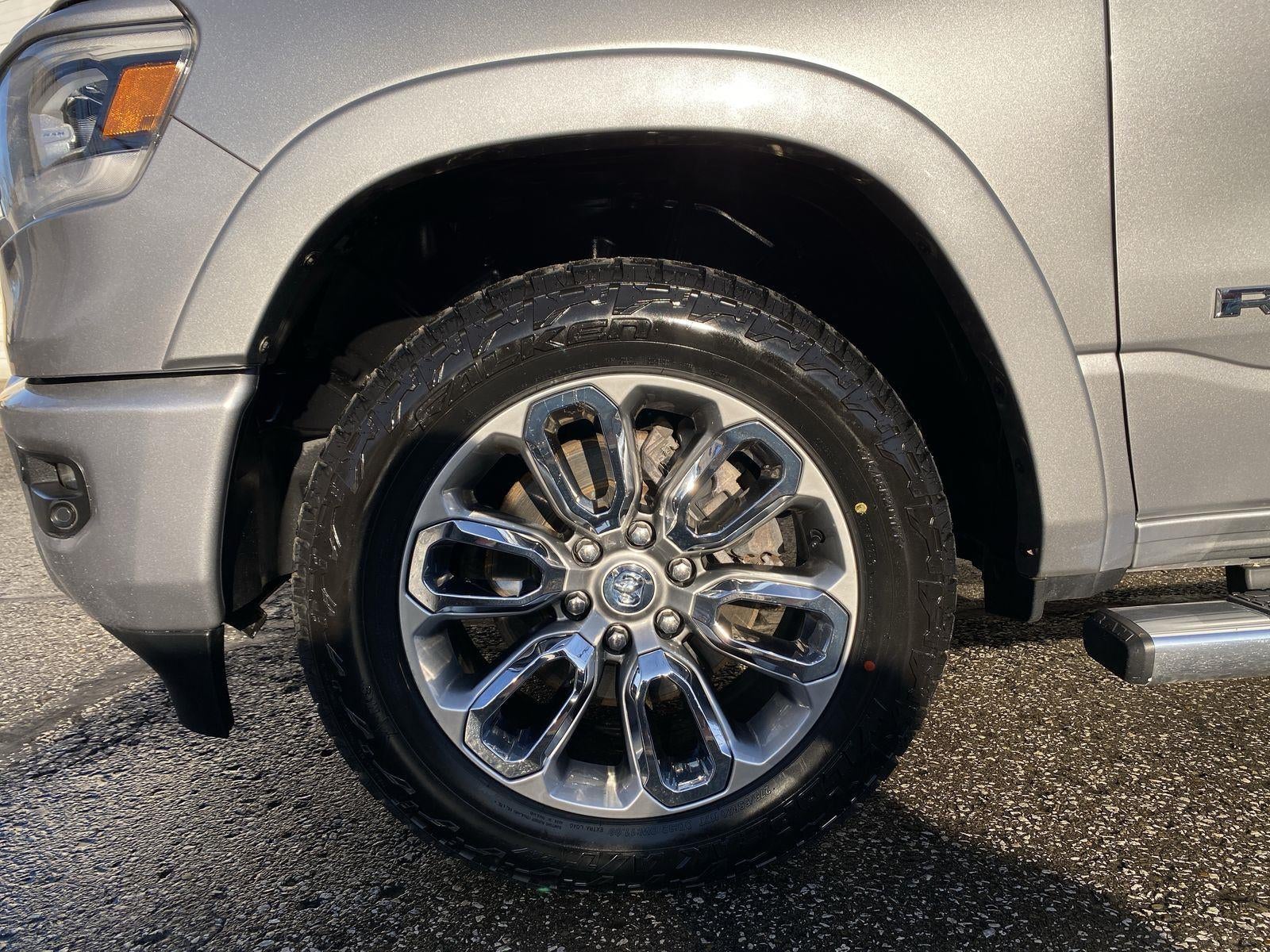 2020 RAM 1500 Laramie Crew Cab 4x4 5'7" Box