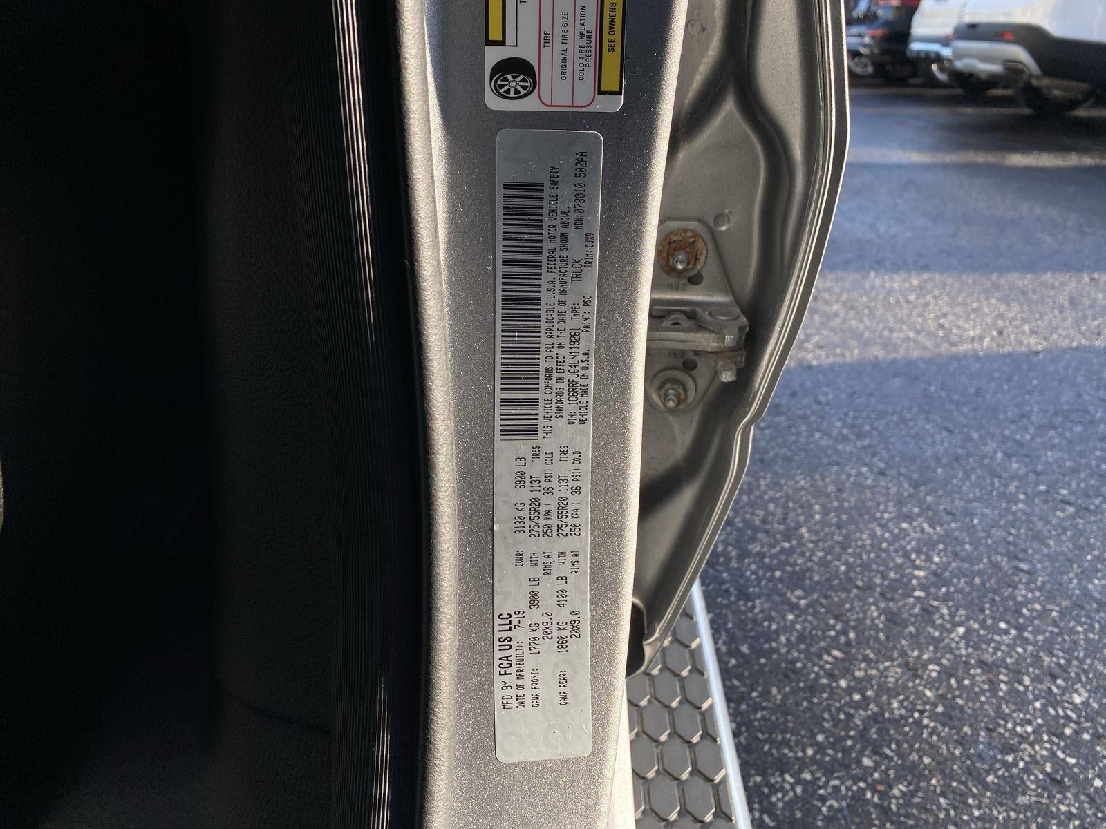 2020 RAM 1500 Laramie Crew Cab 4x4 5'7" Box