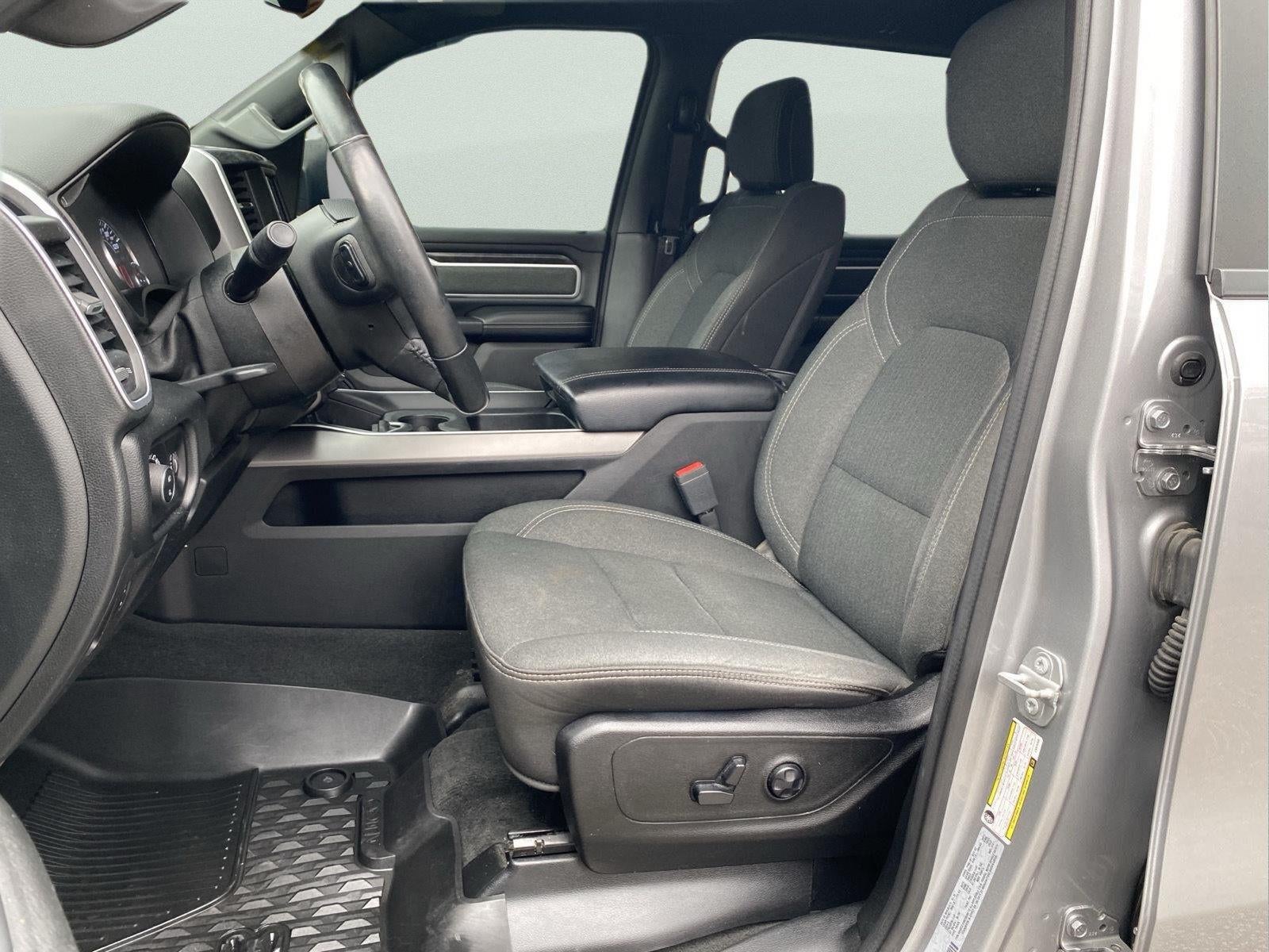 2020 RAM 1500 Big Horn Crew Cab 4x4 5'7" Box