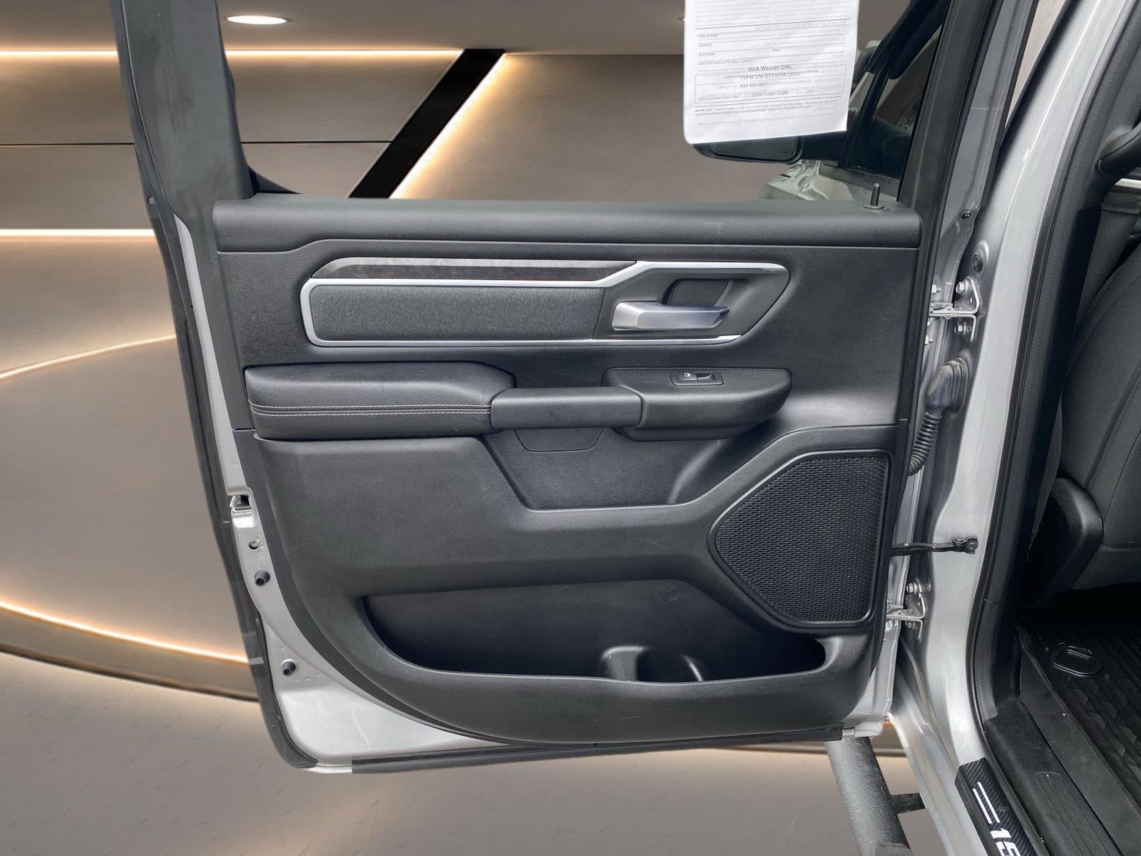 2020 RAM 1500 Big Horn Crew Cab 4x4 5'7" Box