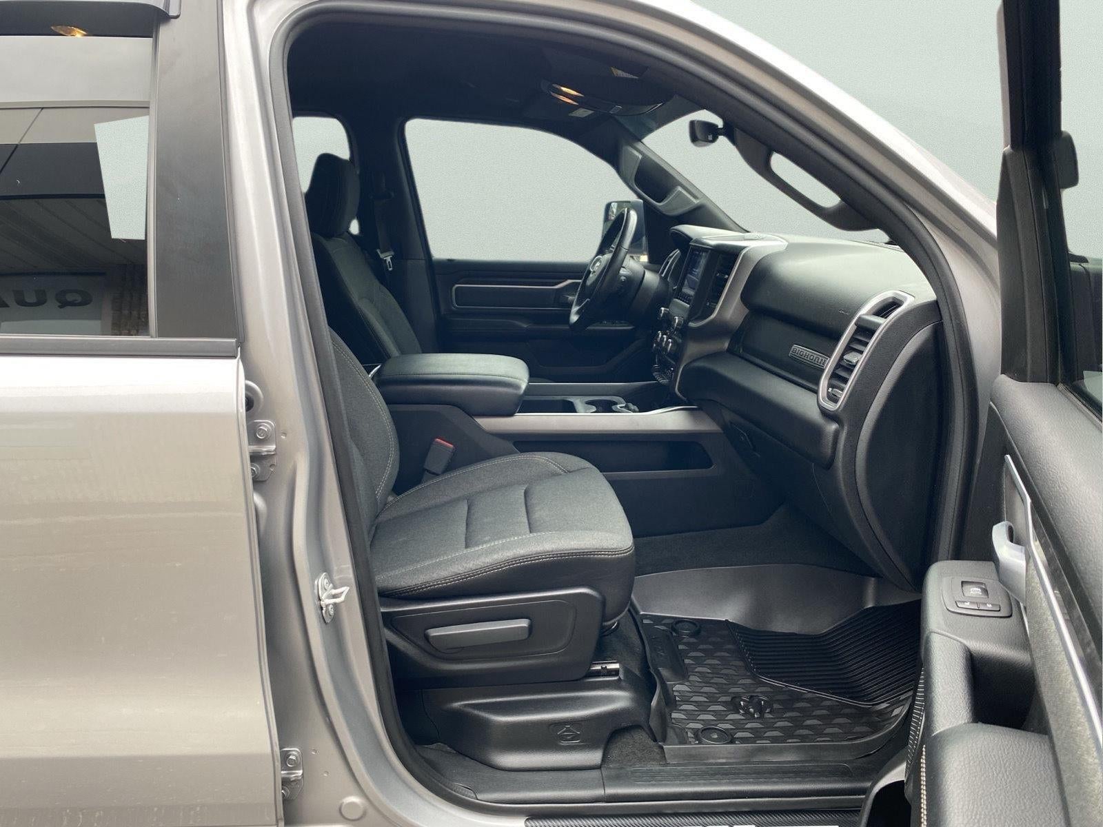 2020 RAM 1500 Big Horn Crew Cab 4x4 5'7" Box