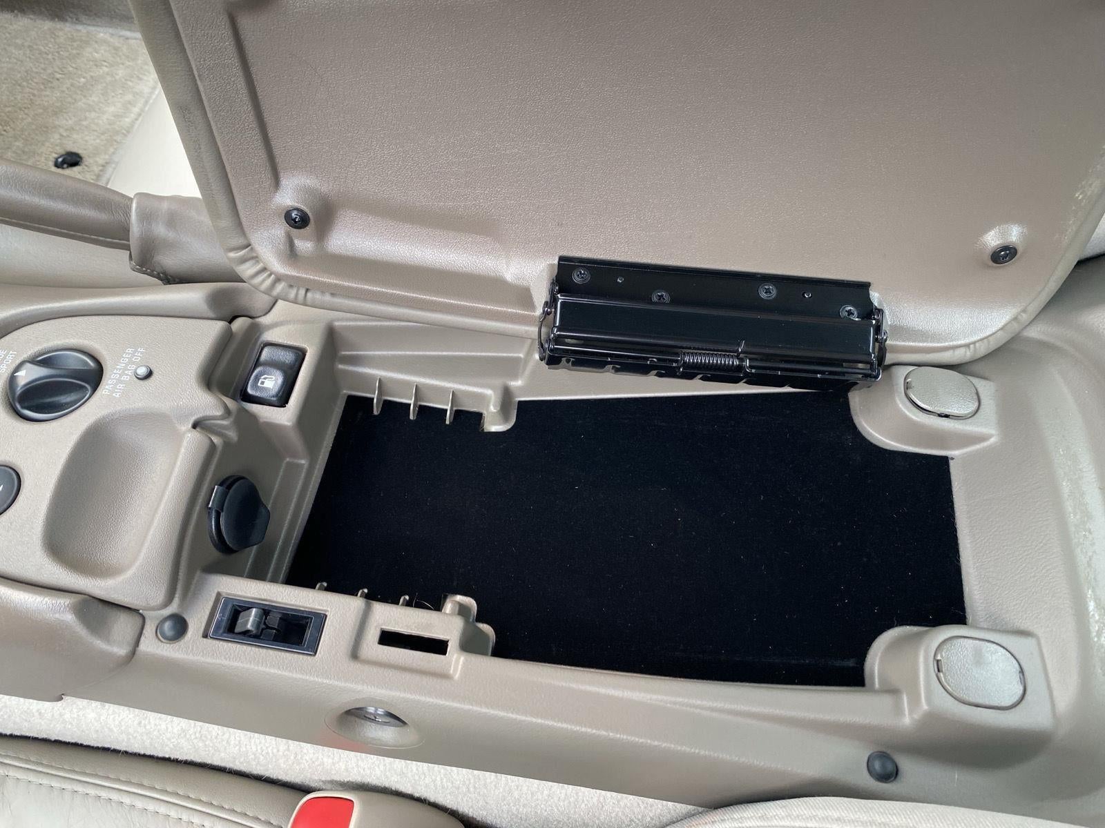2004 Chevrolet Corvette Base