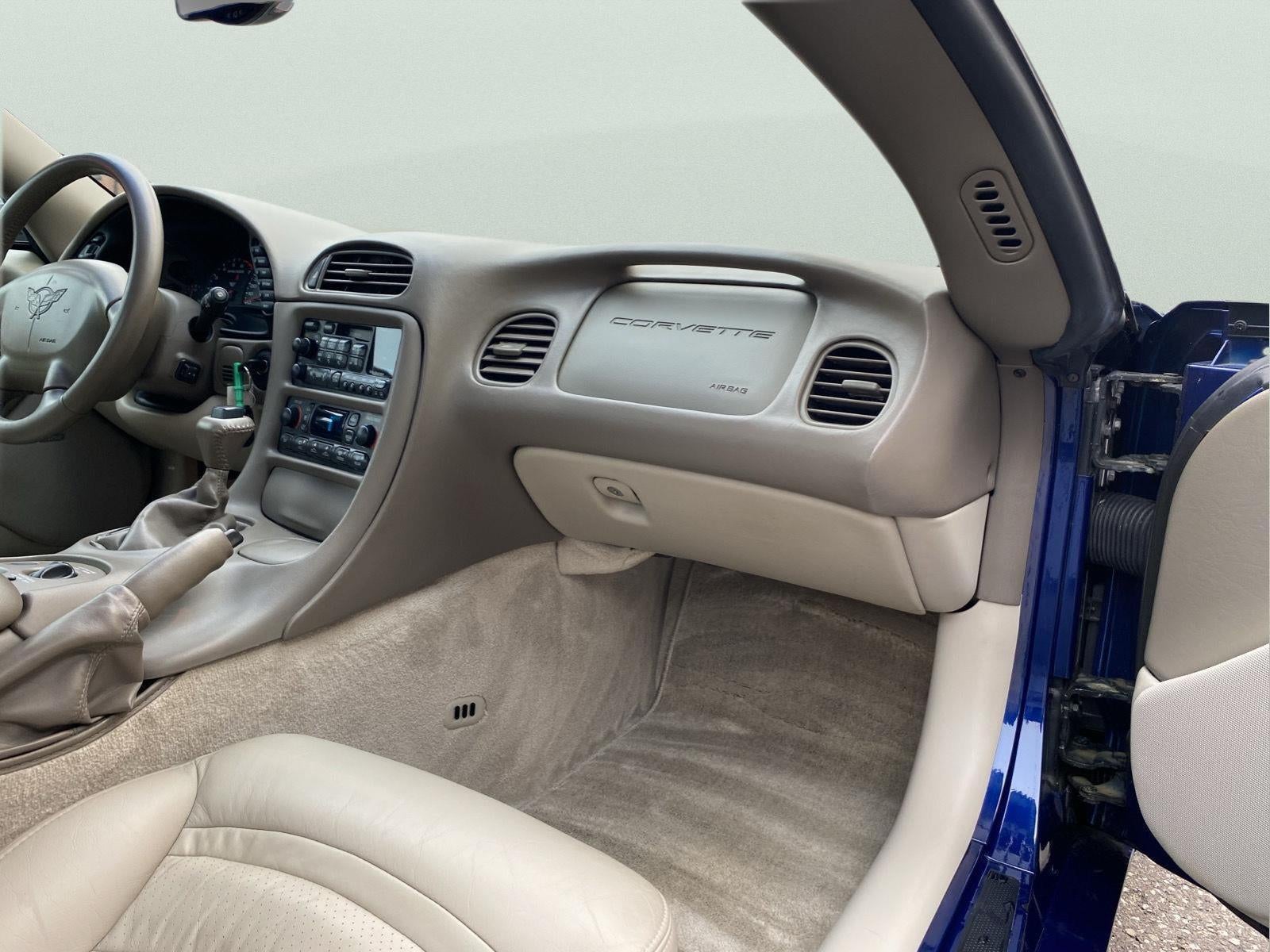 2004 Chevrolet Corvette Base