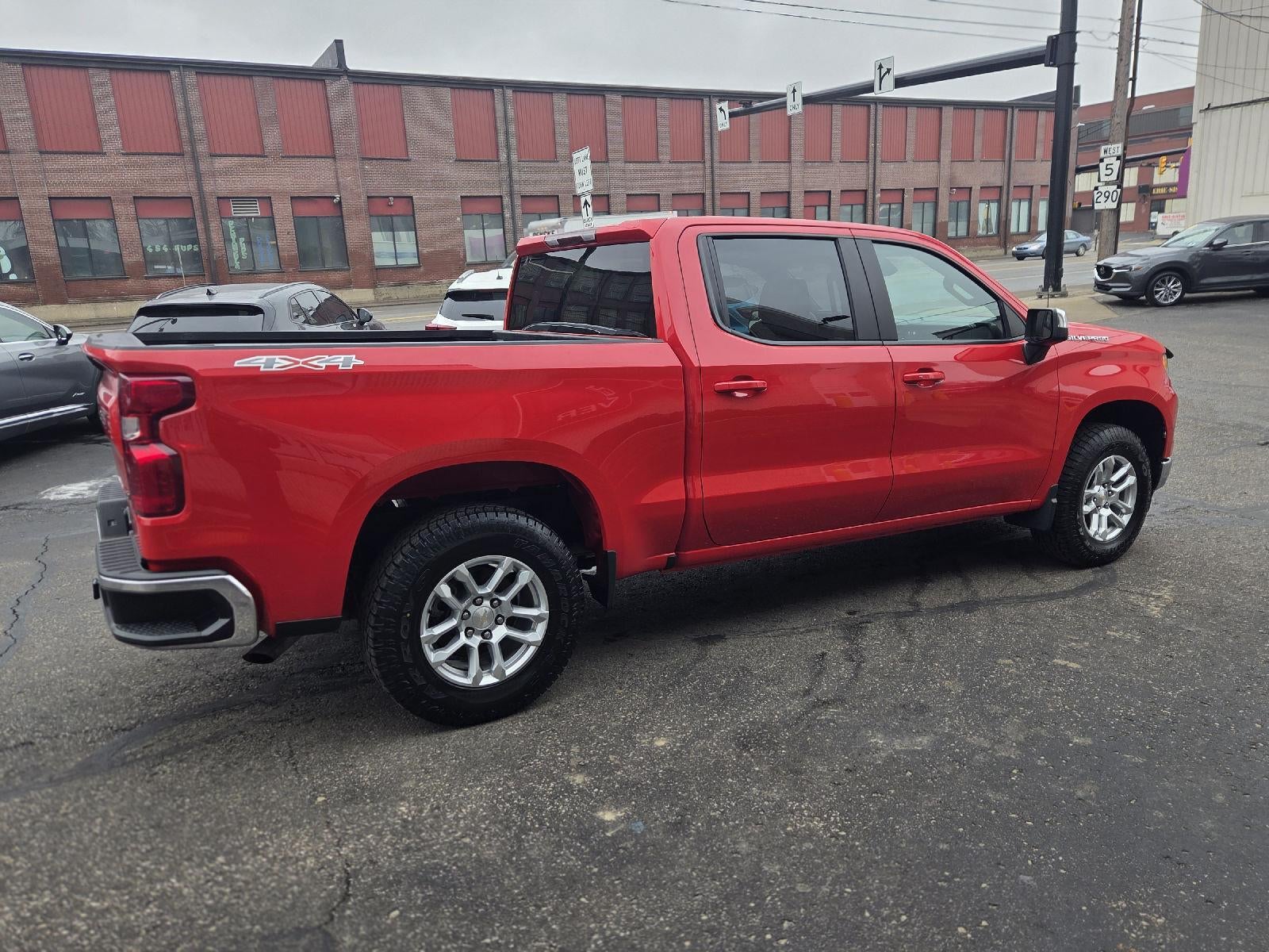 2022 Chevrolet Silverado 1500 LT (2FL)