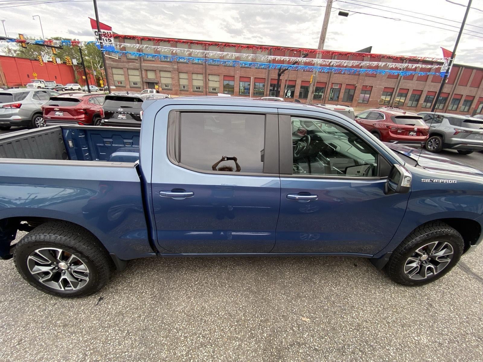 2024 Chevrolet Silverado 1500 LT (2FL)