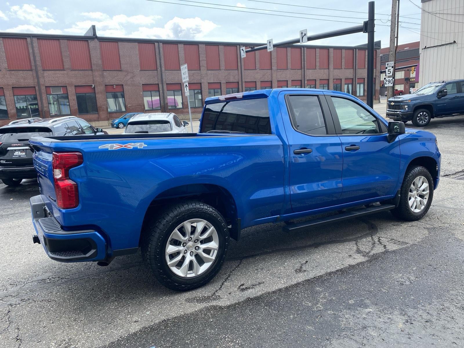 2023 Chevrolet Silverado 1500 Custom