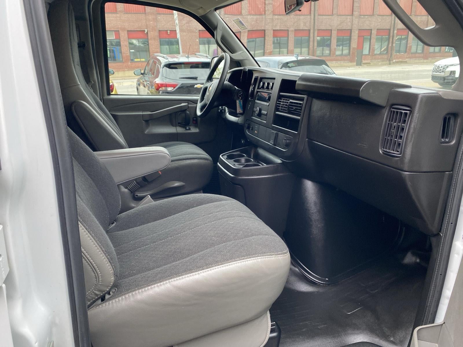 2024 Chevrolet Express Cargo 2500 WT