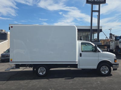 2025 GMC Savana Cutaway 3500 1WT