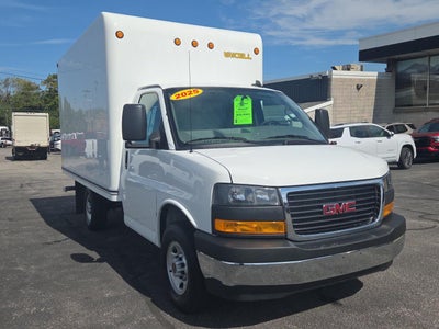 2025 GMC Savana Cutaway 3500 1WT