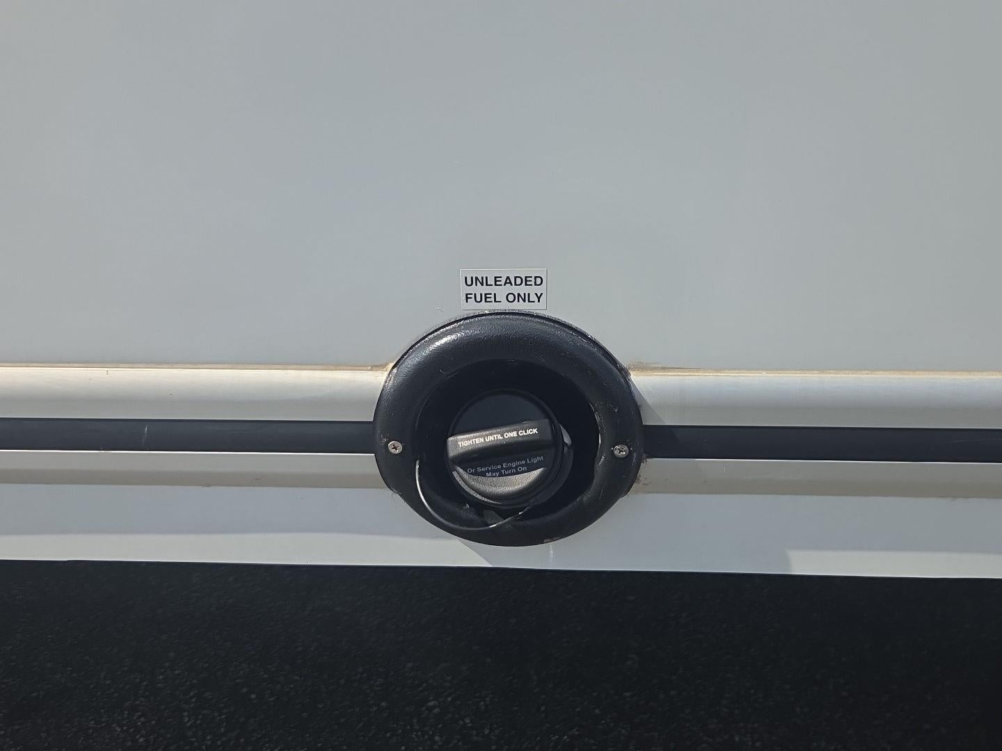 2025 GMC Savana Cutaway 3500 1WT