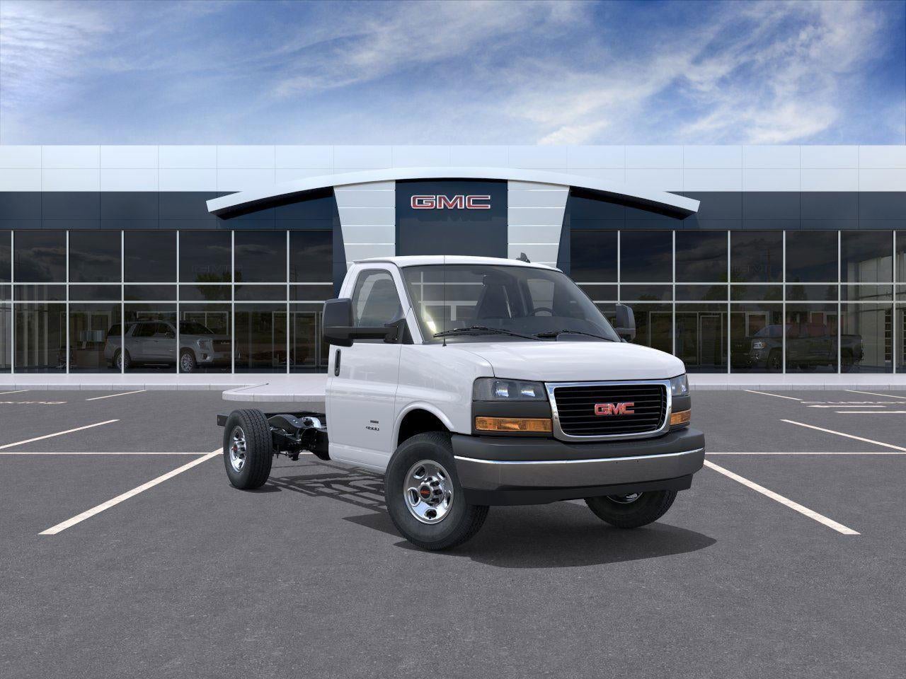 2025 GMC Savana Cutaway 3500 1WT