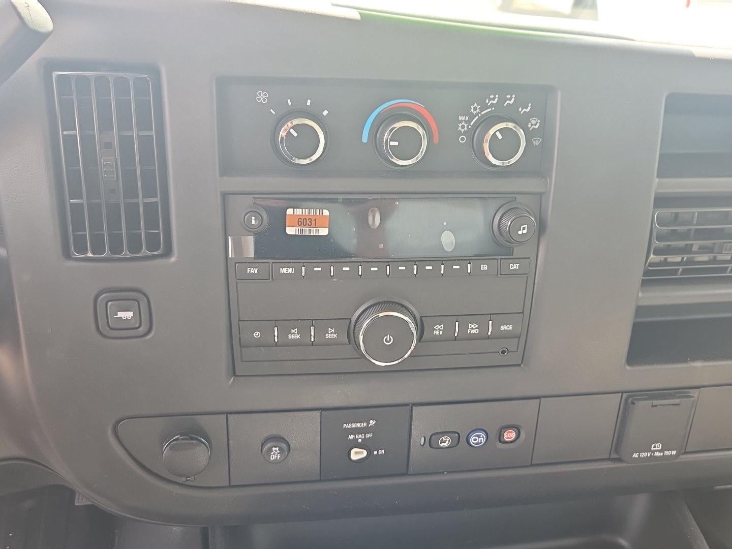 2025 GMC Savana Cutaway 3500 1WT