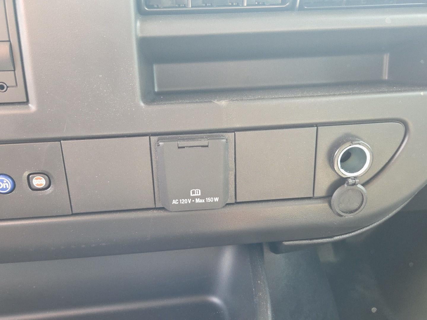 2025 GMC Savana Cutaway 3500 1WT