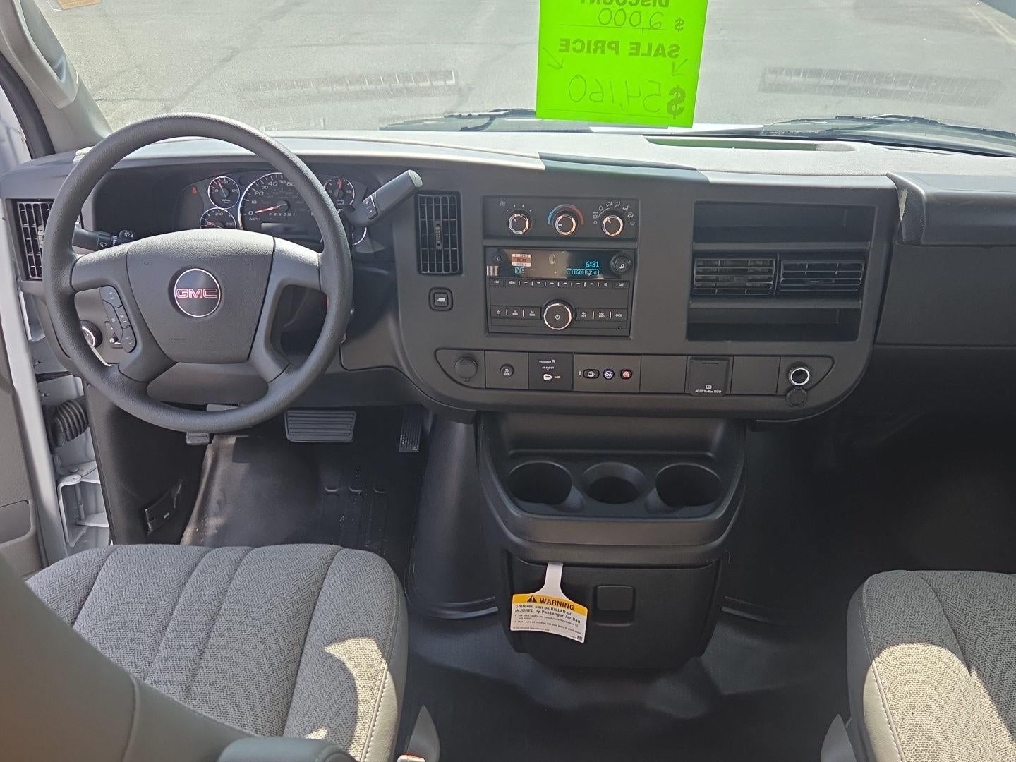 2025 GMC Savana Cutaway 3500 1WT