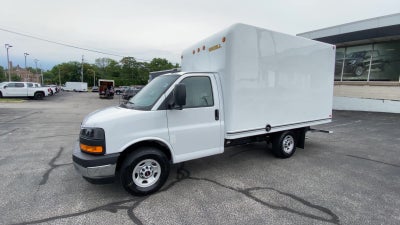 2025 GMC Savana Cutaway 3500 1WT