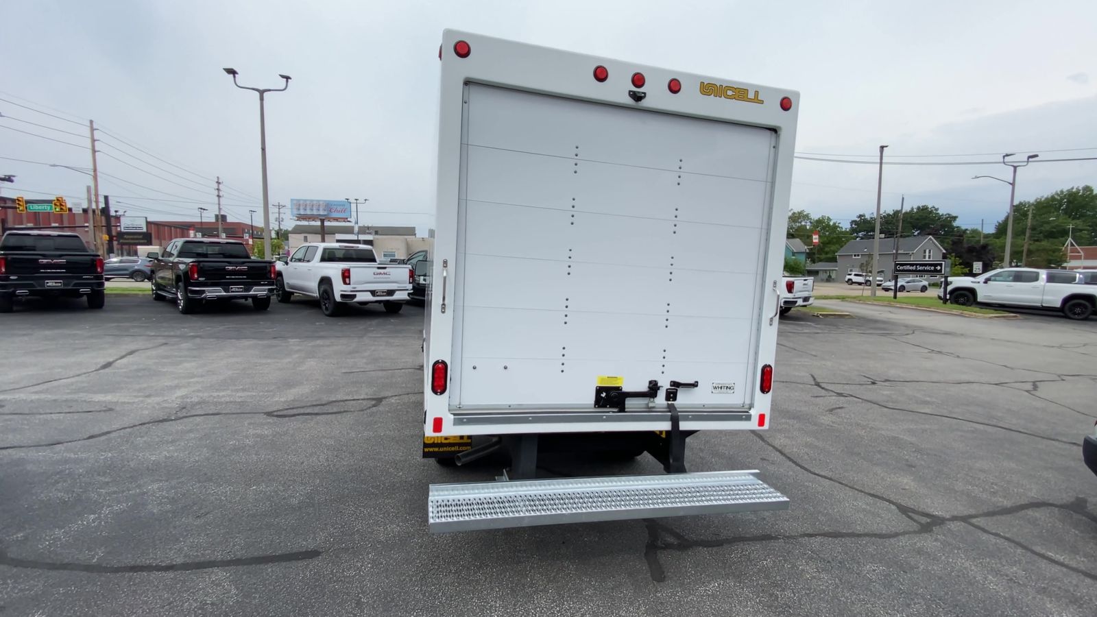 2025 GMC Savana Cutaway 3500 1WT