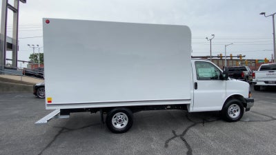 2025 GMC Savana Cutaway 3500 1WT