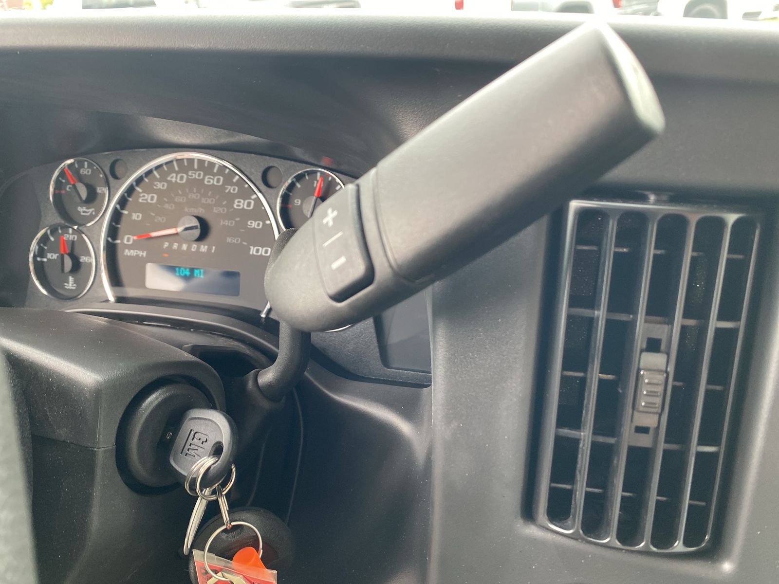 2025 GMC Savana Cutaway 3500 1WT