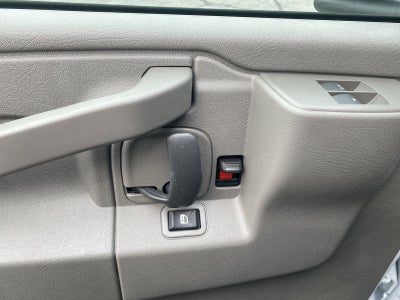 2025 GMC Savana Cutaway 3500 1WT