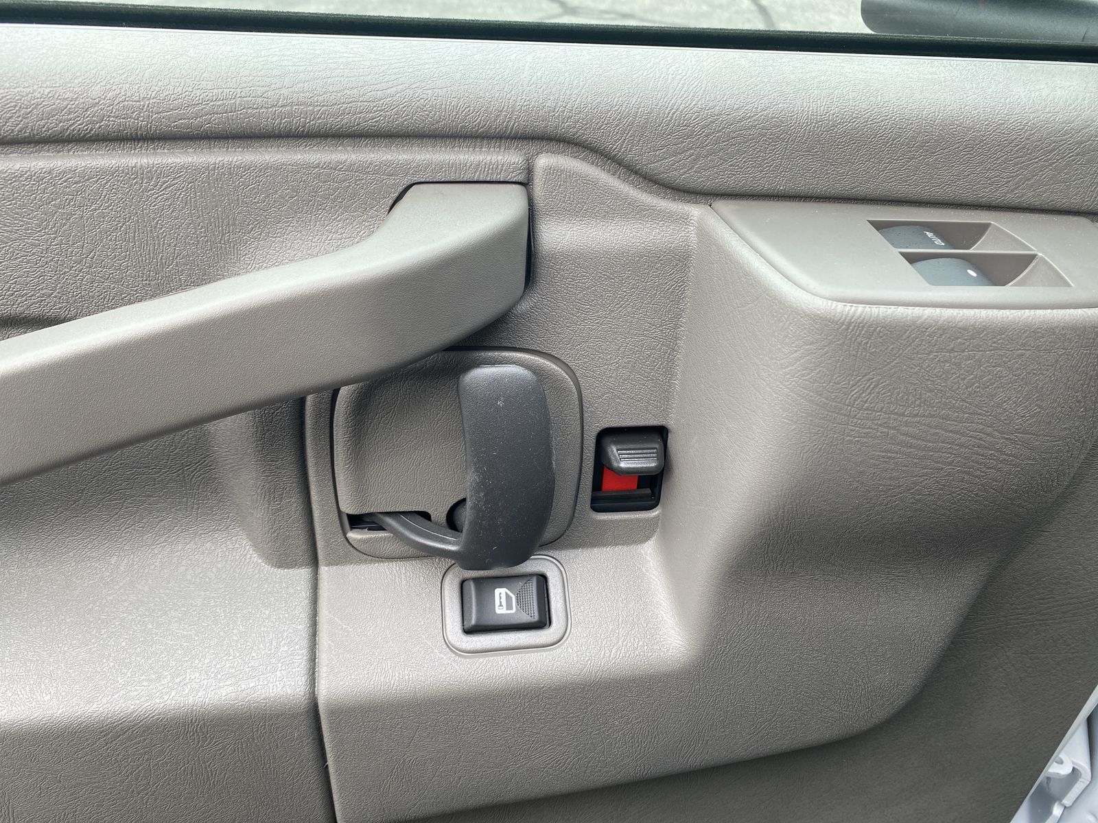 2025 GMC Savana Cutaway 3500 1WT