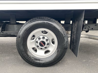 2025 GMC Savana Cutaway 3500 1WT