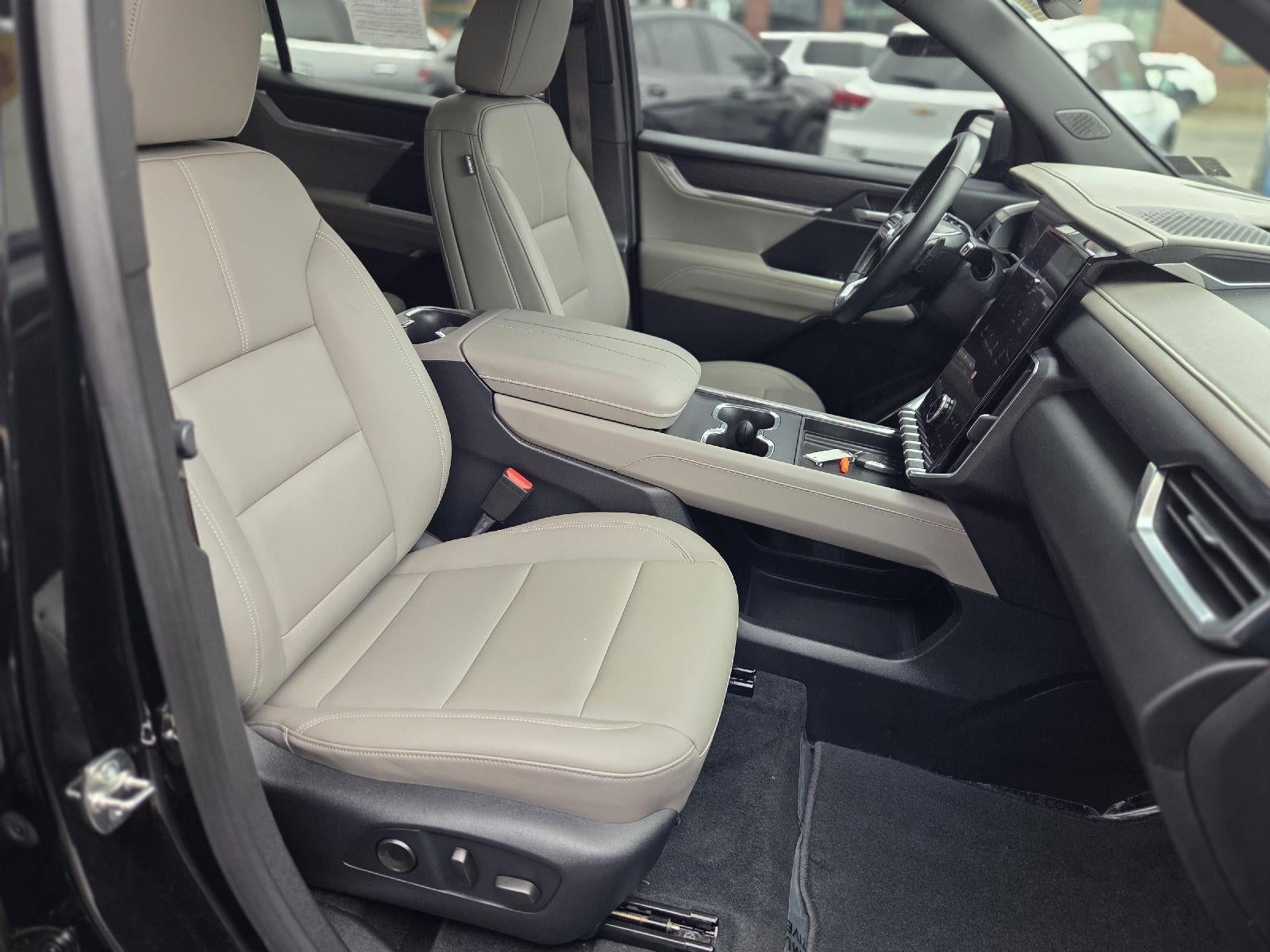 2024 GMC Acadia Elevation