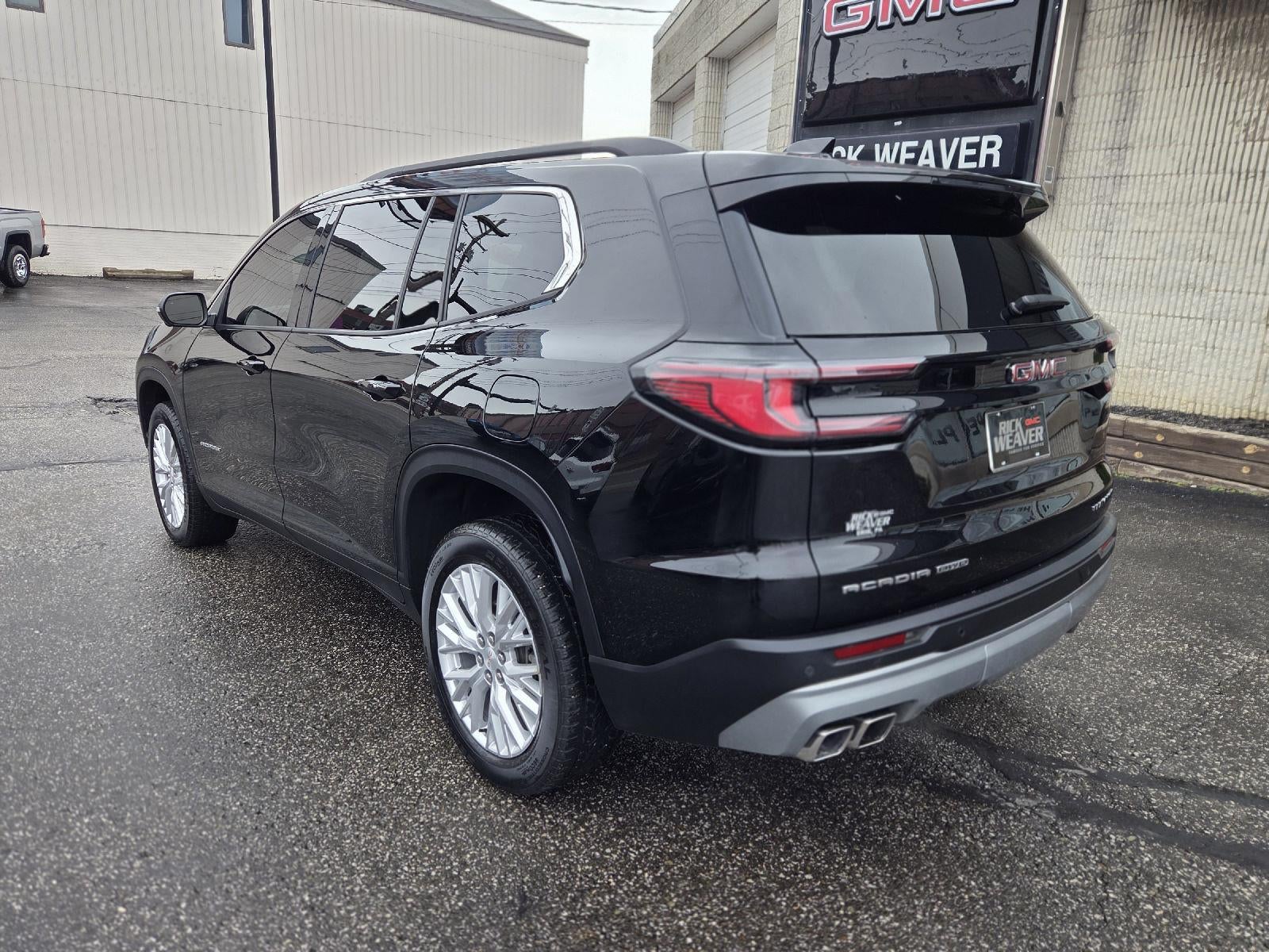 2024 GMC Acadia Elevation