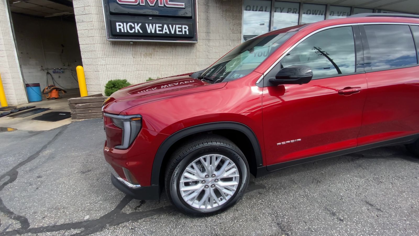 2025 GMC Acadia Elevation