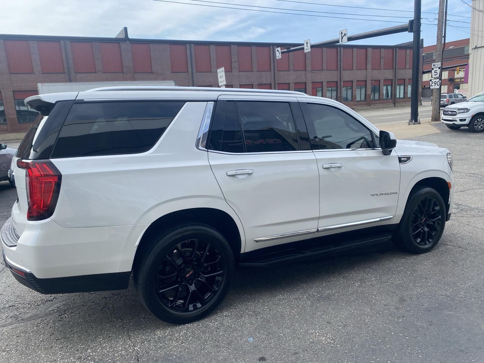 2022 GMC Yukon SLT