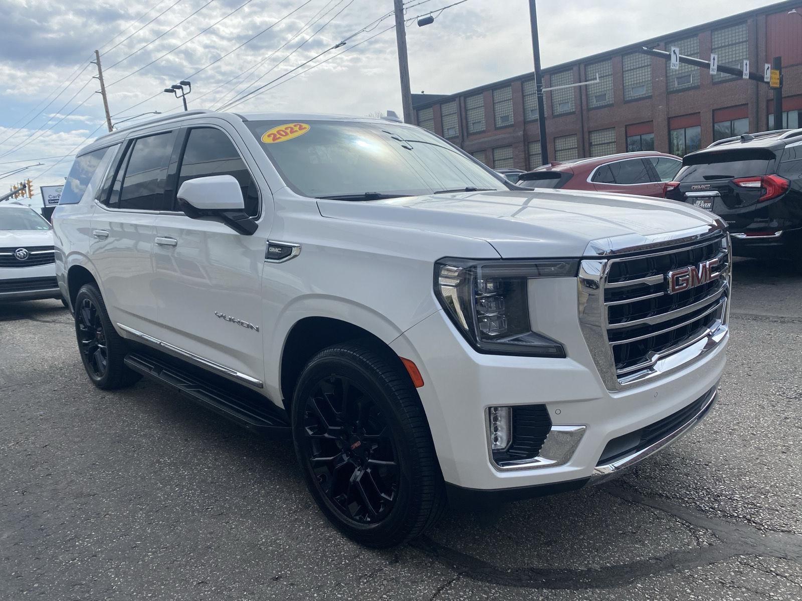 2022 GMC Yukon SLT