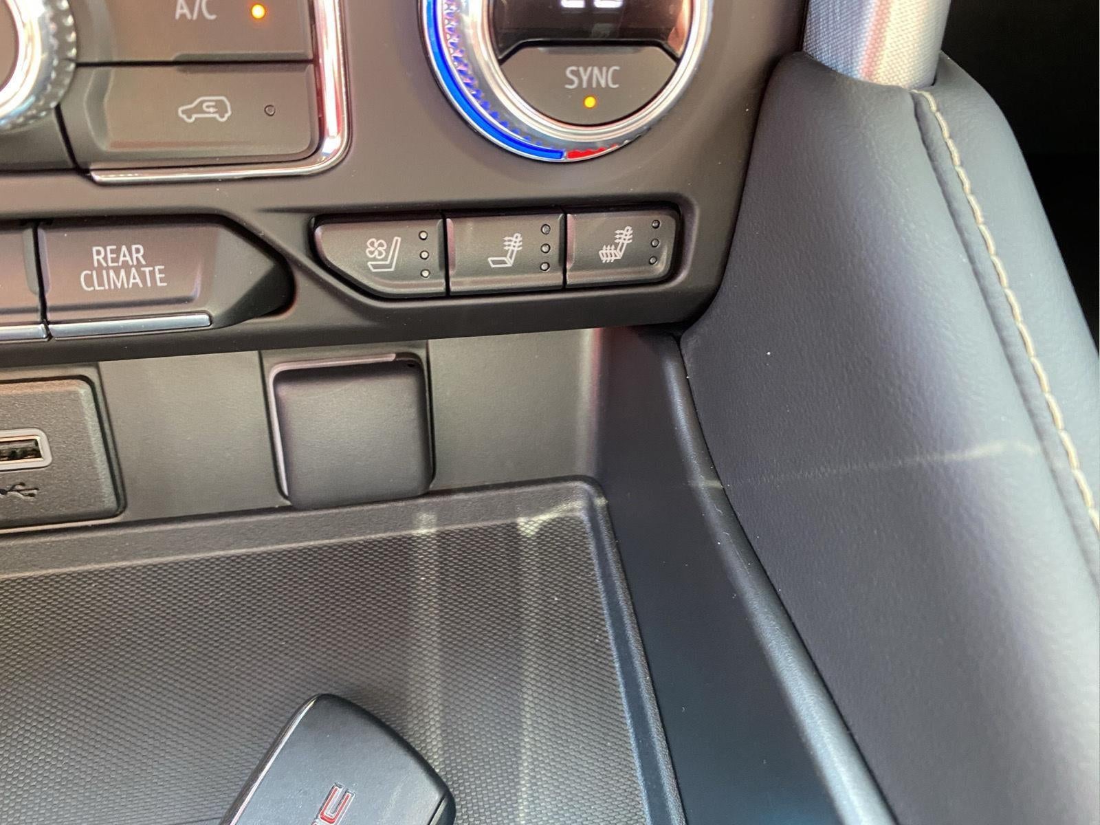 2023 GMC Yukon XL SLT