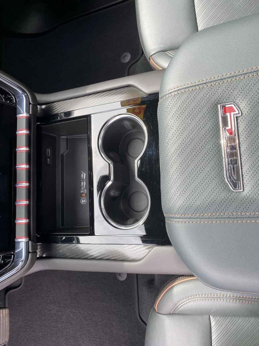 2025 GMC Yukon XL AT4