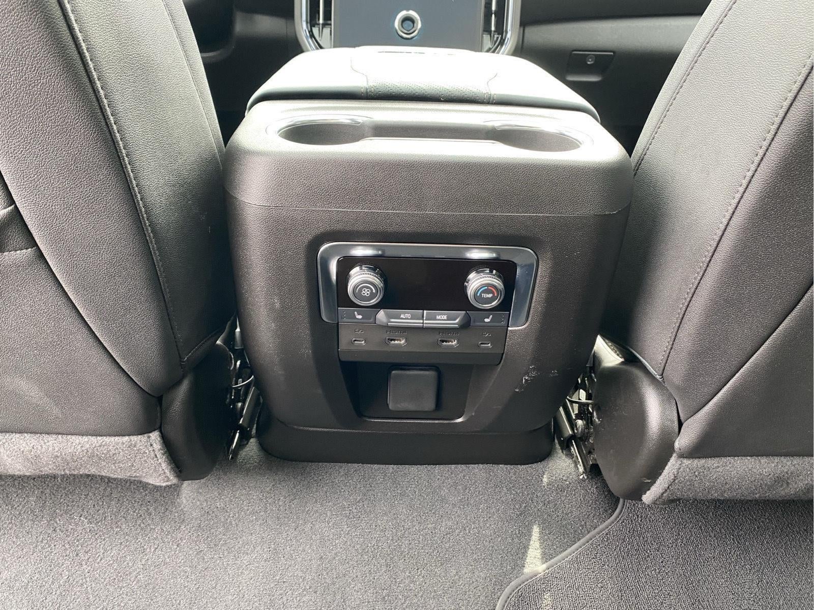 2025 GMC Yukon XL AT4