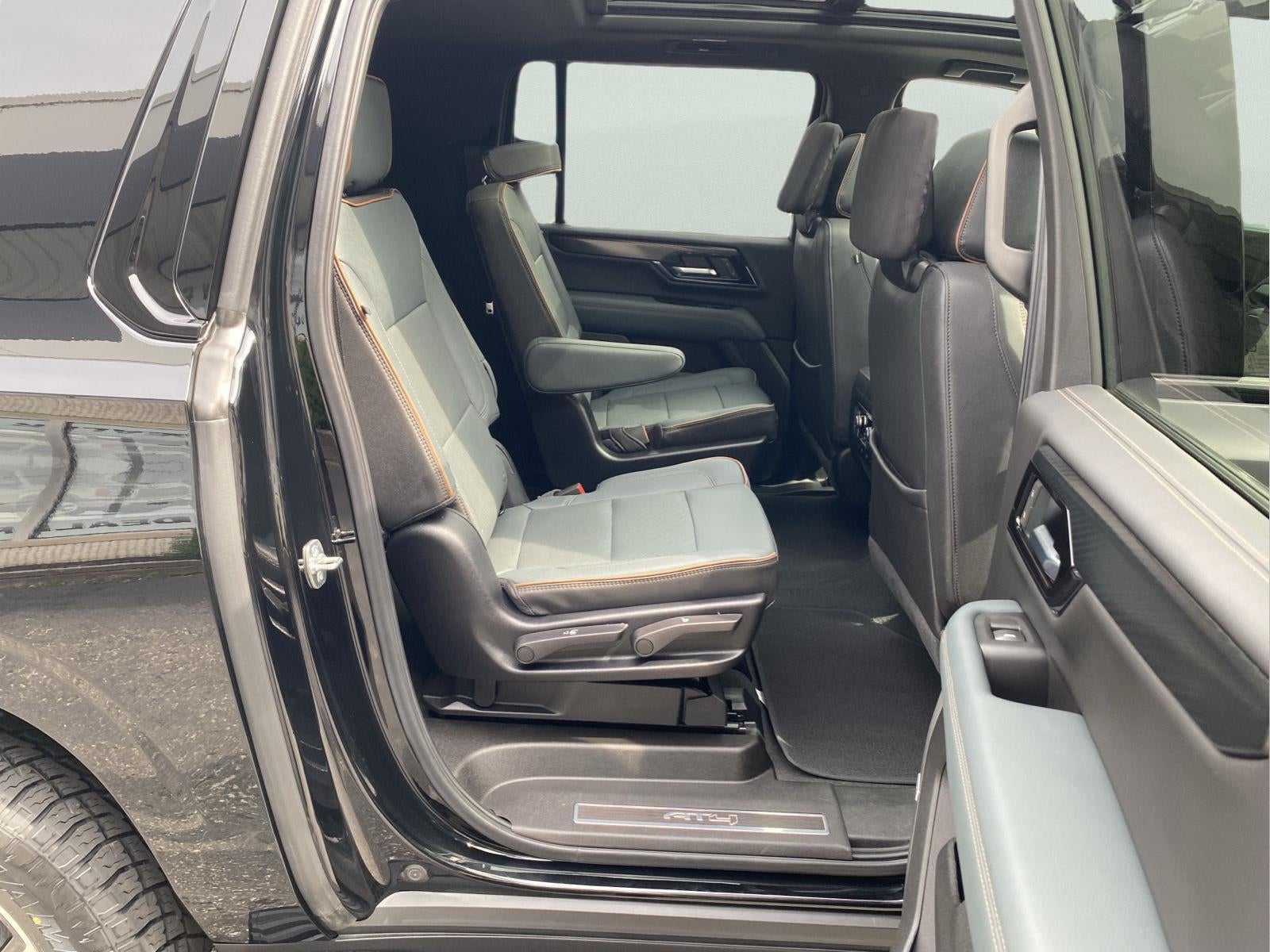 2025 GMC Yukon XL AT4