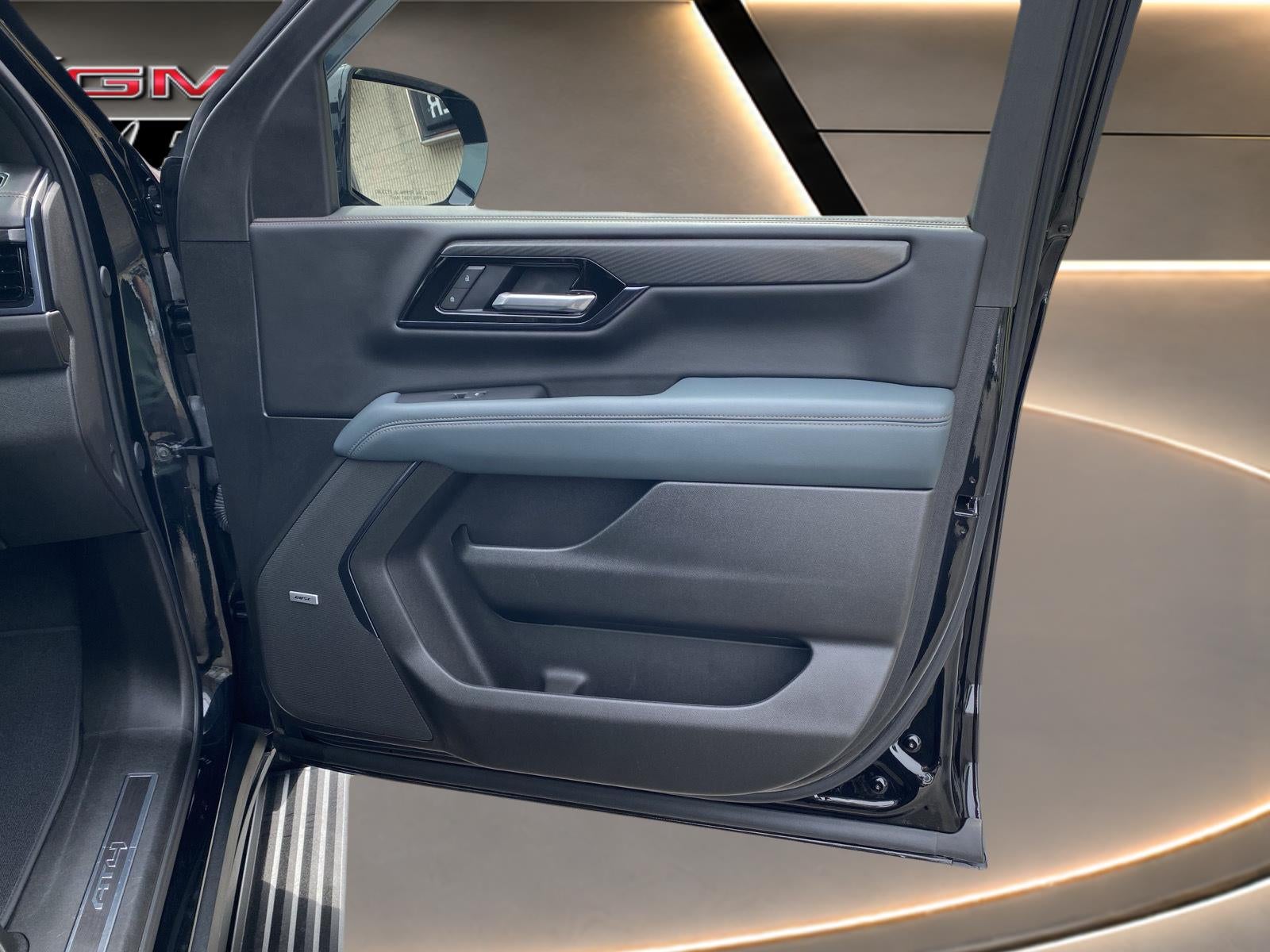 2025 GMC Yukon XL AT4
