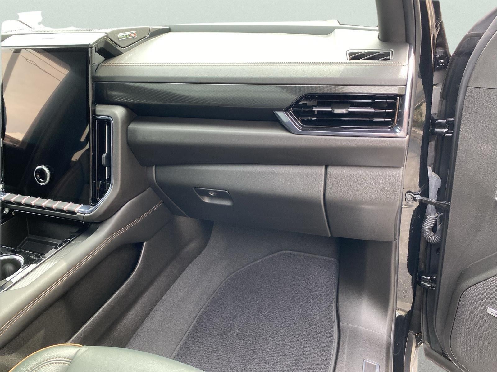 2025 GMC Yukon XL AT4