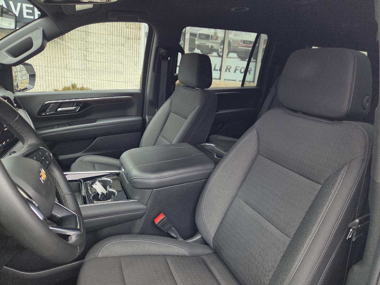 2025 Chevrolet Suburban LS