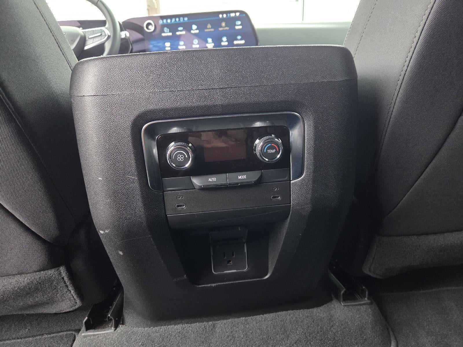 2025 Chevrolet Suburban LS