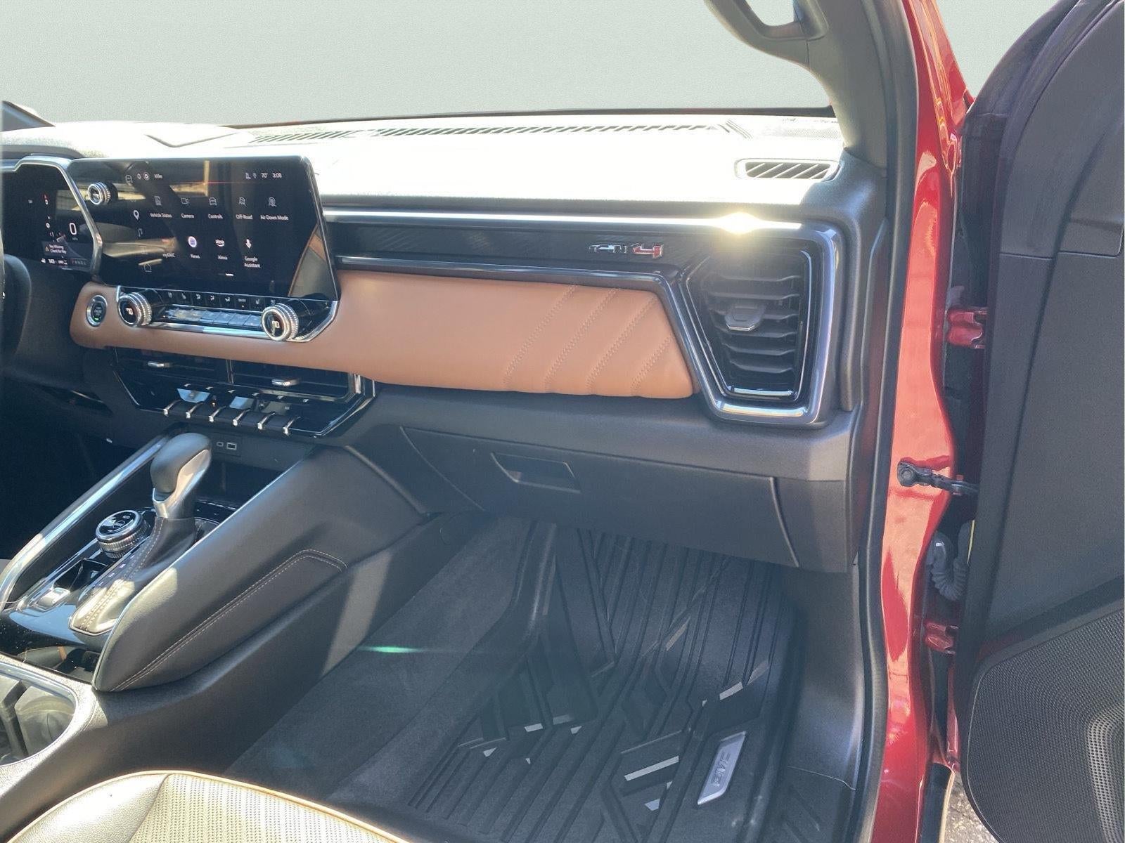 2023 GMC Canyon 4WD AT4