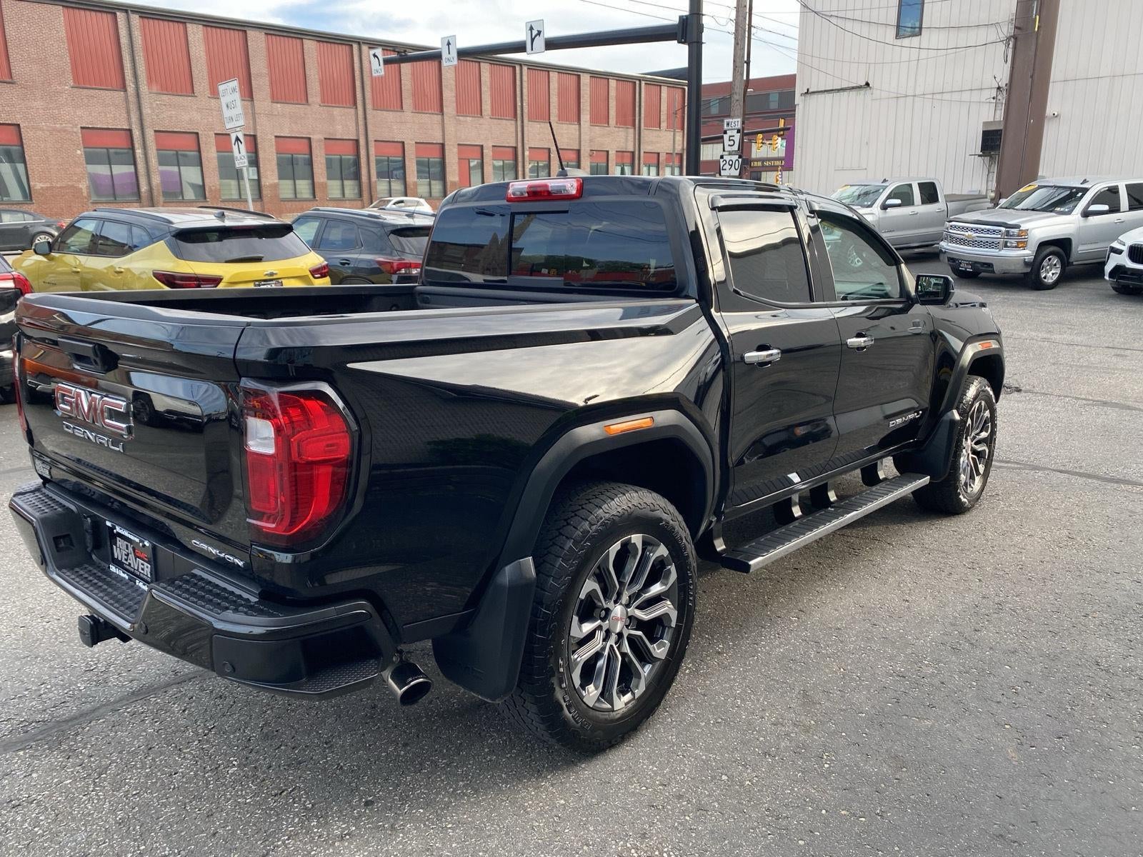 2023 GMC Canyon Denali