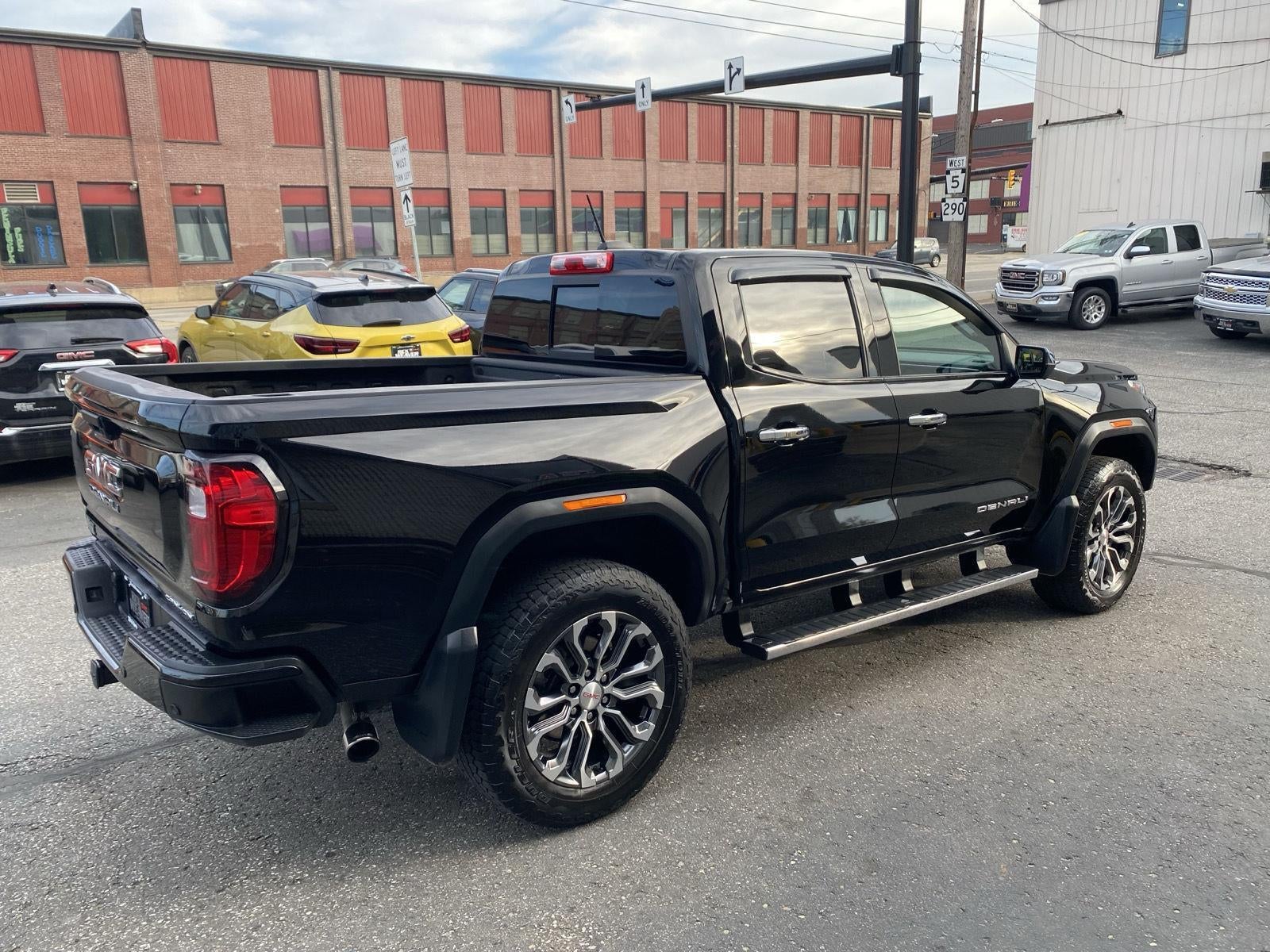 2023 GMC Canyon Denali