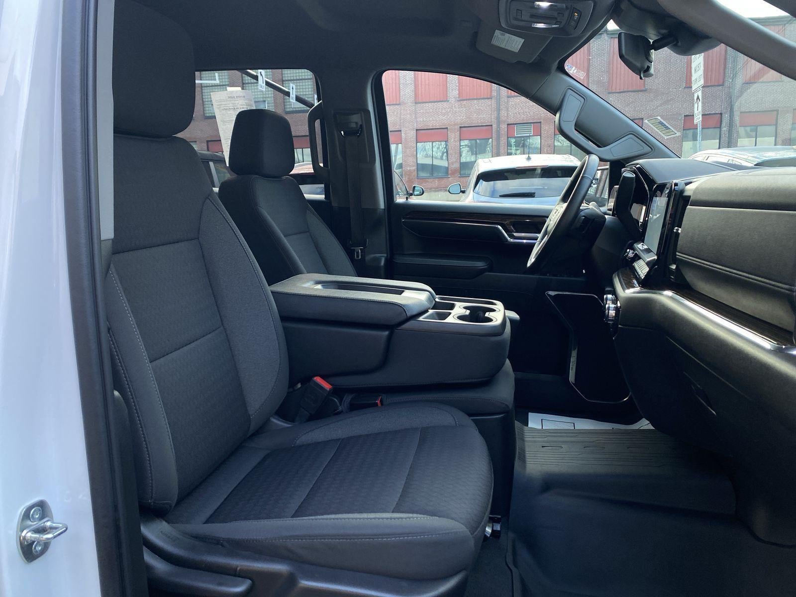 2023 GMC Sierra 1500 SLE