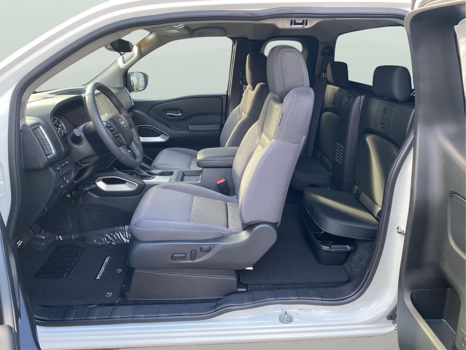 2025 Nissan Frontier King Cab SV 4x4