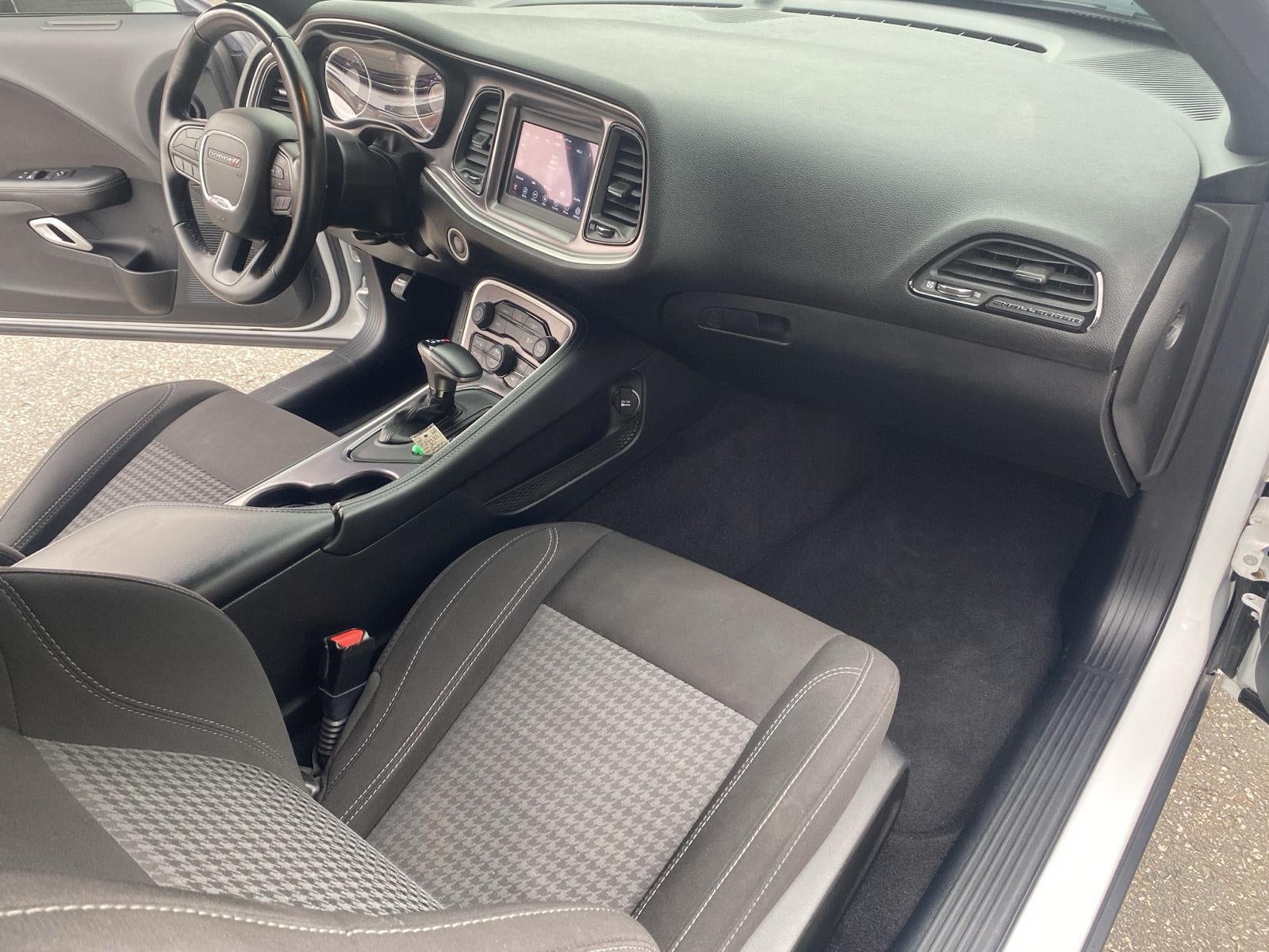 2021 Dodge Challenger SXT