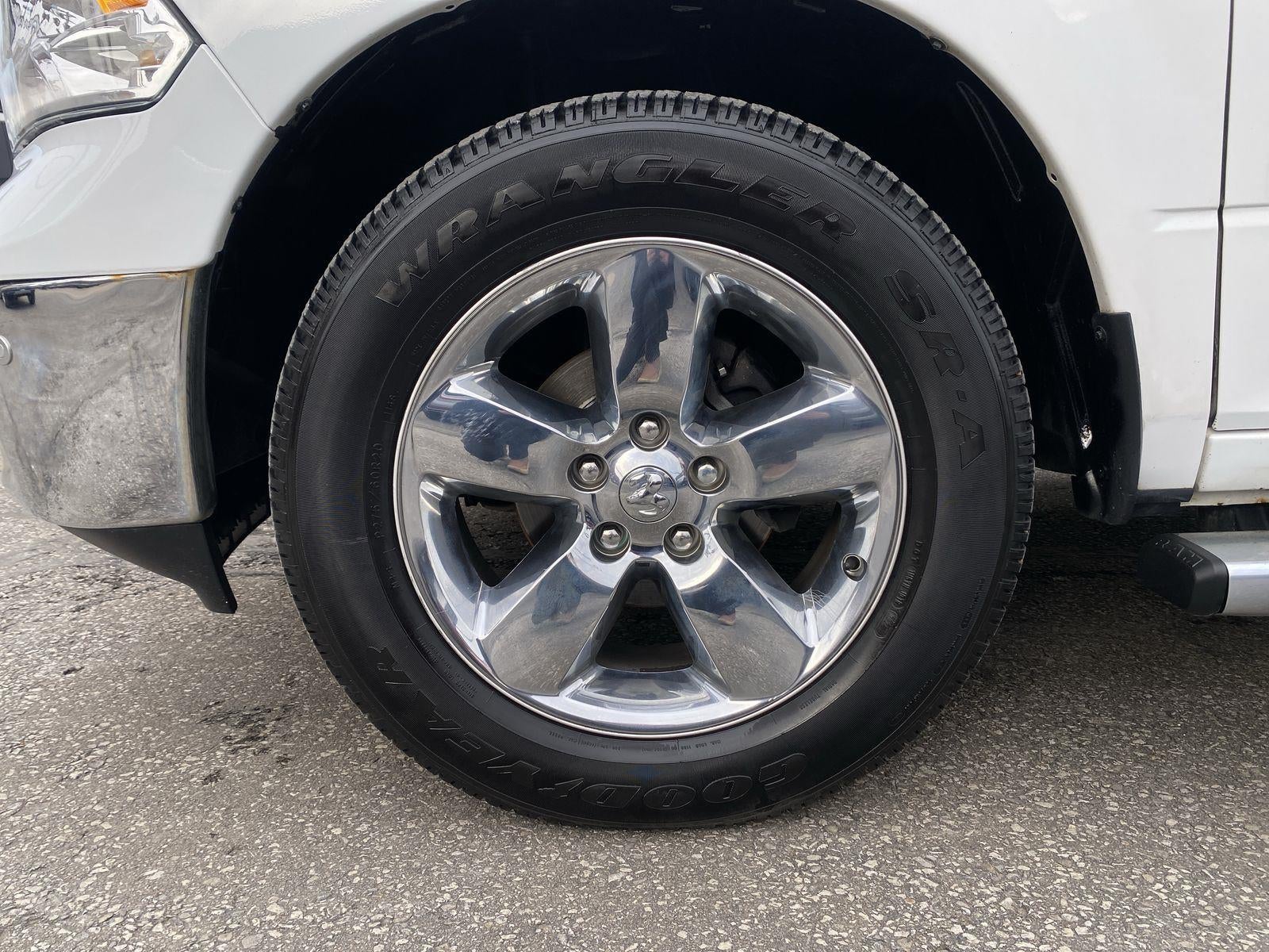 2017 RAM 1500 Big Horn Crew Cab 4x4 5'7" Box