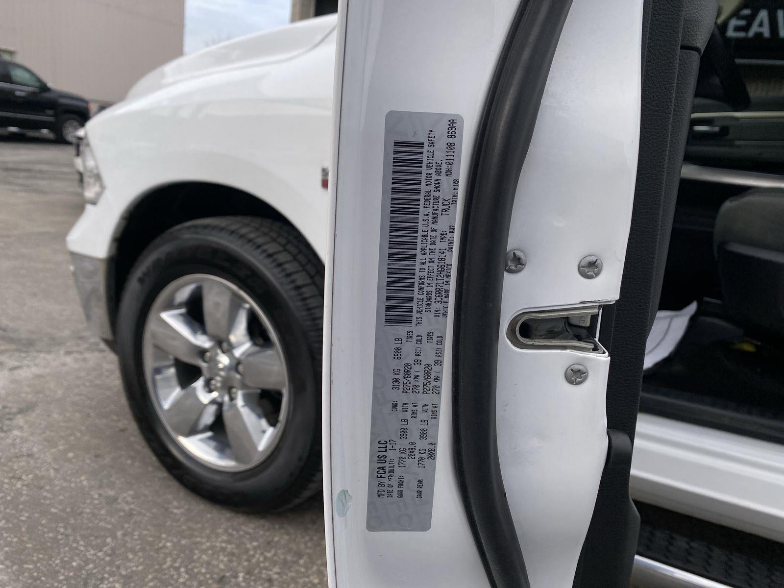 2017 RAM 1500 Big Horn Crew Cab 4x4 5'7" Box